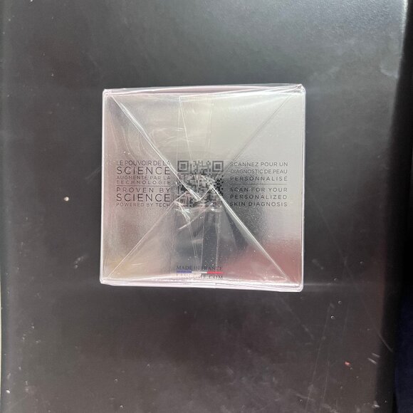 Lancome Renergie Lift Multi-Action Night Cream 1.69 oz/ 50 ml - Picture 2 of 5